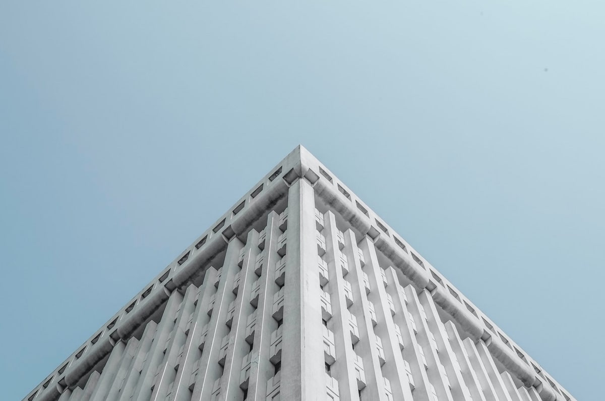 美媒晒詹皇18岁-41岁数据变化：以不变应万变！场均20+6竟是下限